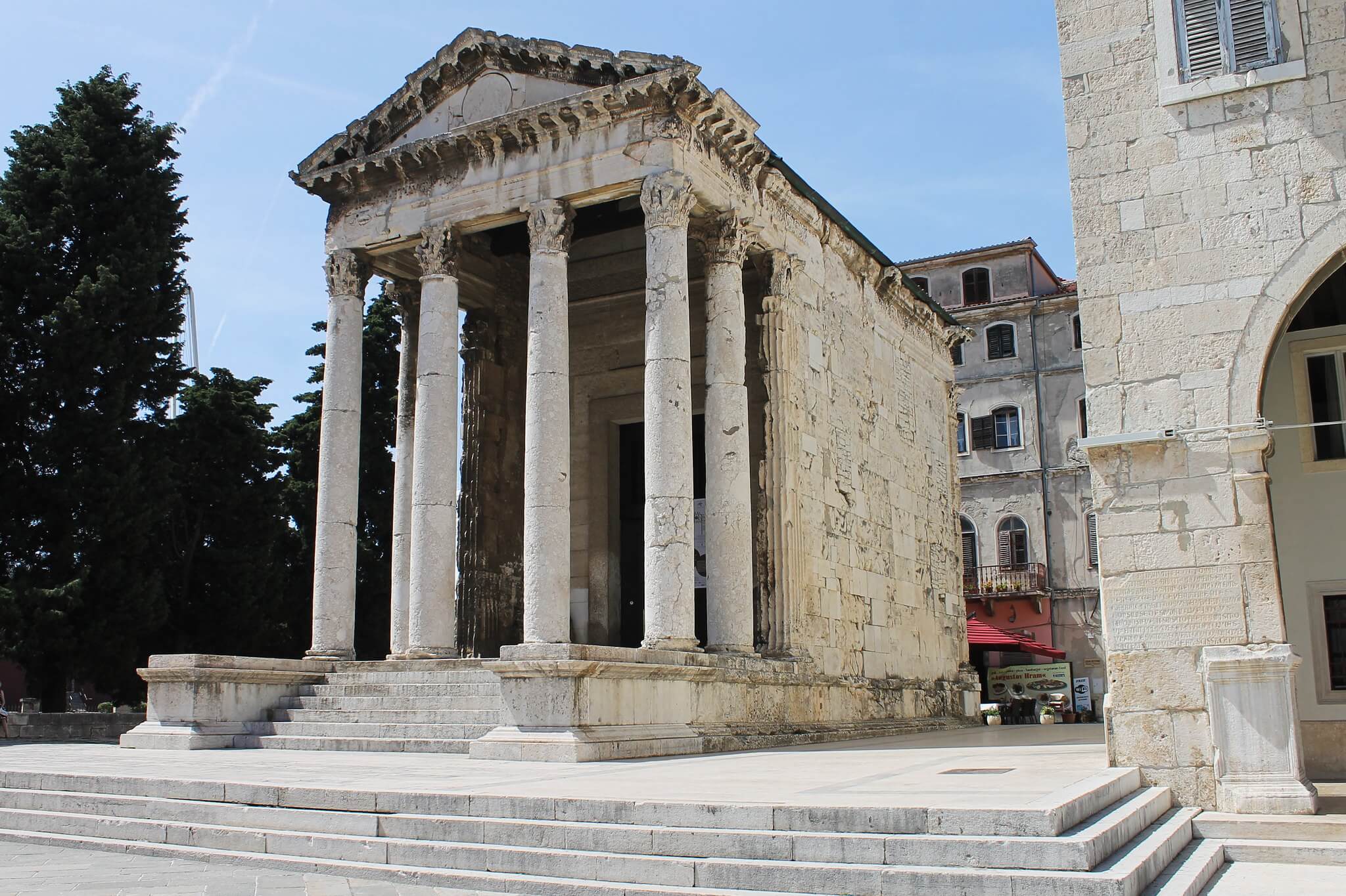 Tempel des Augustus in Pula