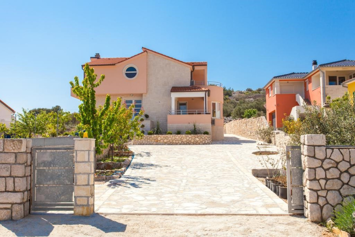 Villa Cherry