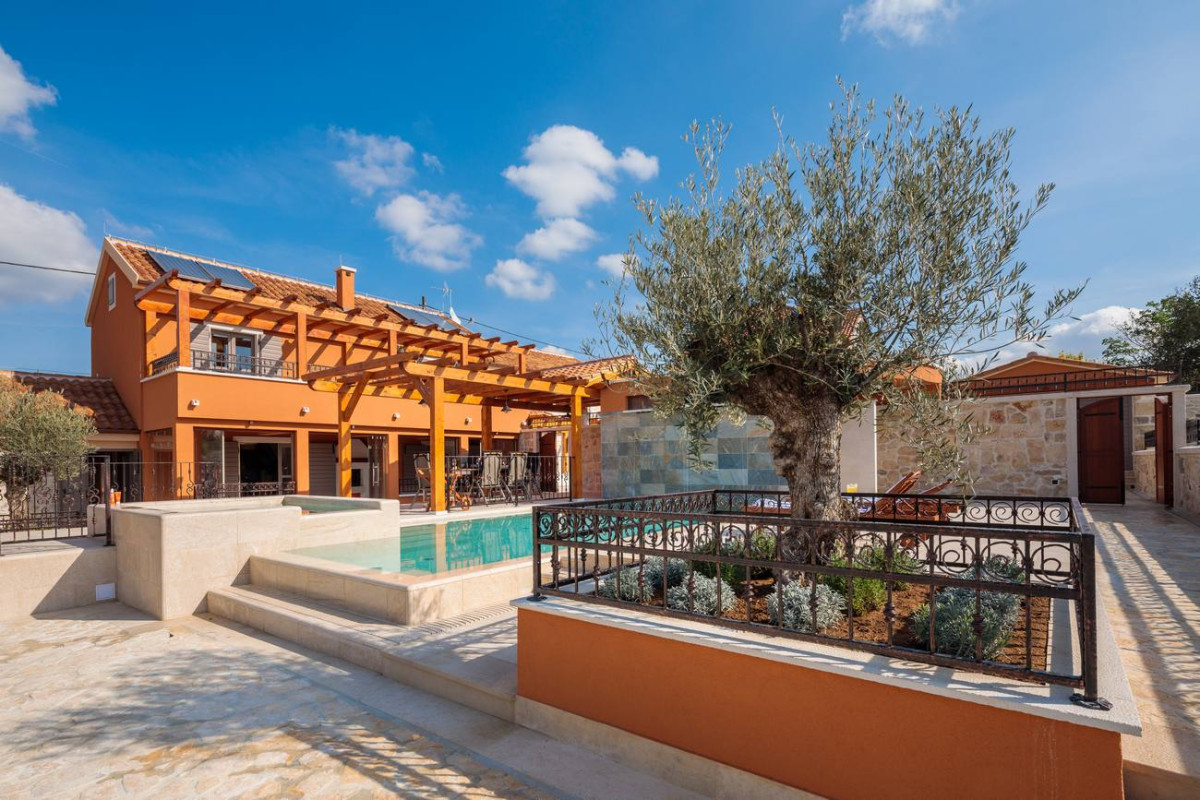 Villa Ivanovi Dvori