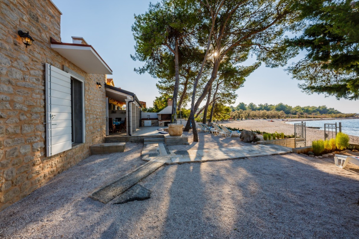 Villa Fisherman House