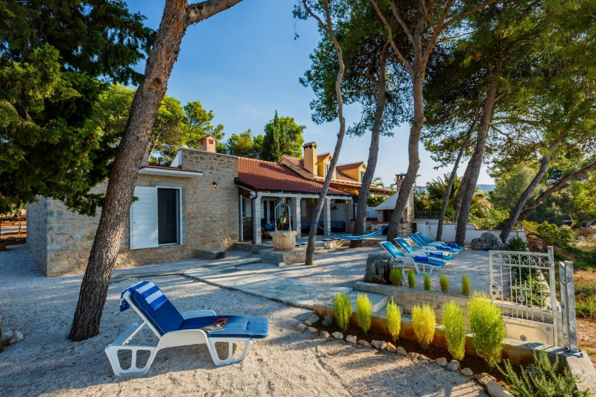 Villa Fisherman House