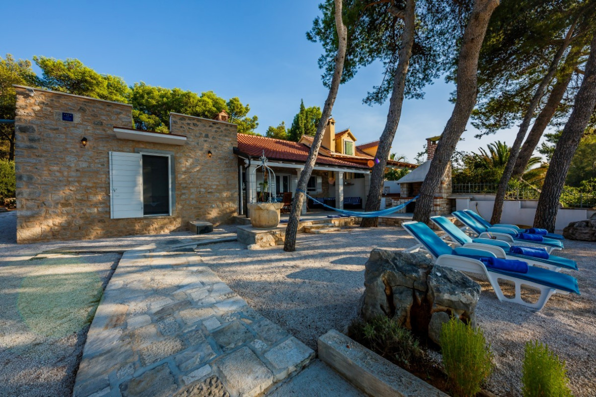 Villa Fisherman House