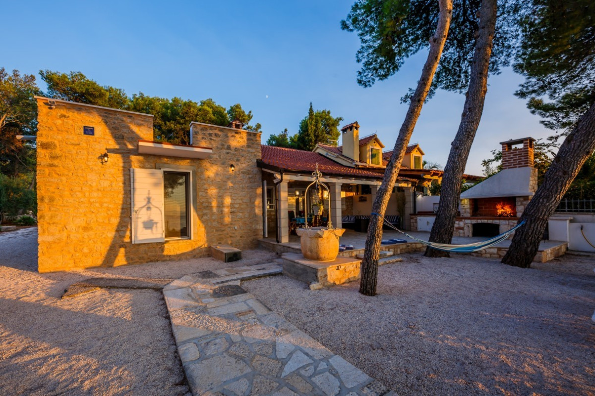 Villa Fisherman House