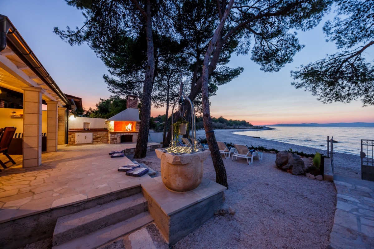 Villa Fisherman House