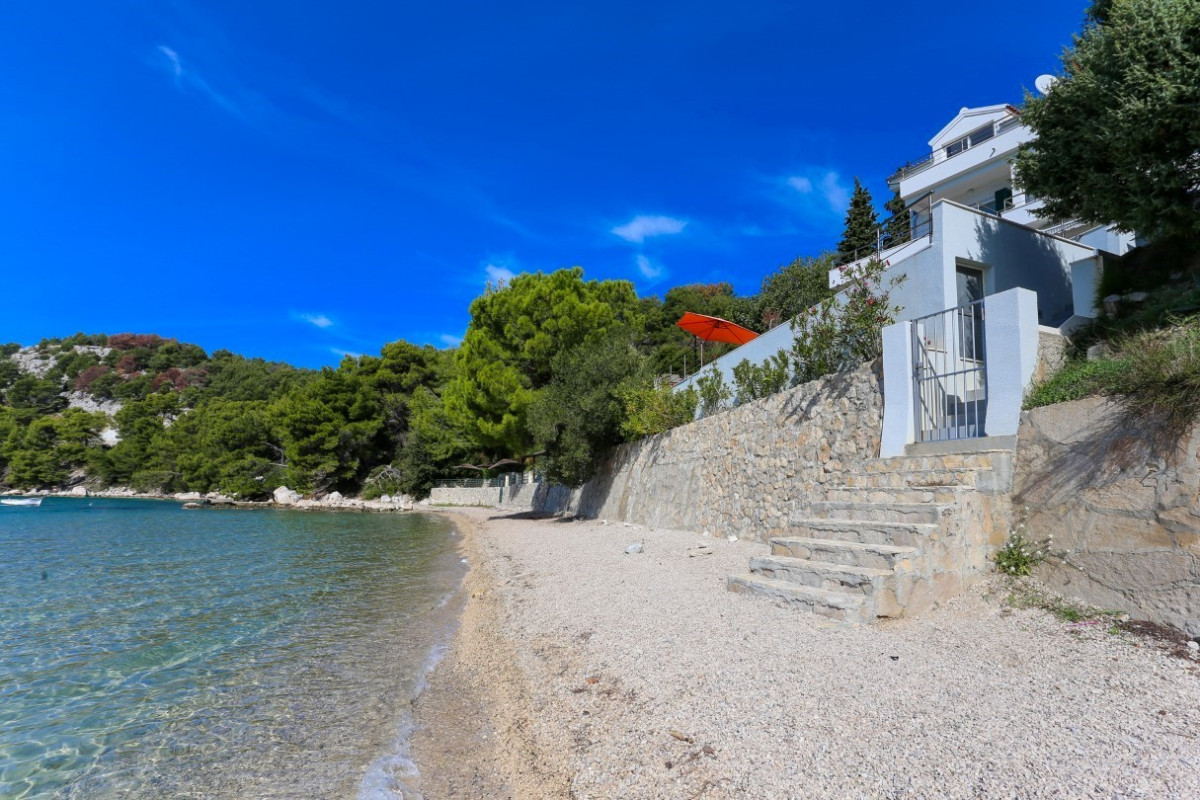 Villa Exotica
