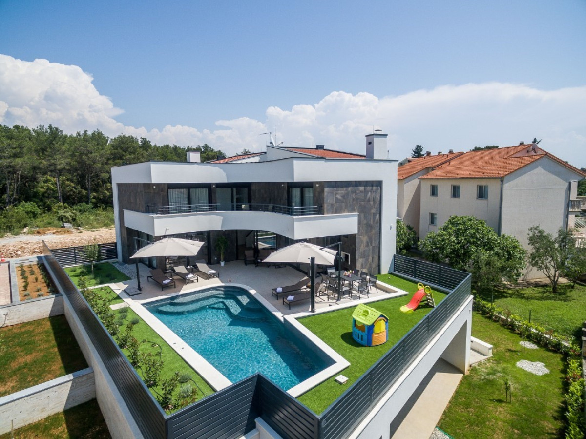 Villa Blue Diamond