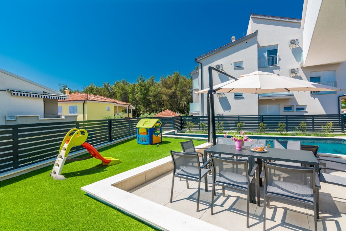 Villa Blue Diamond