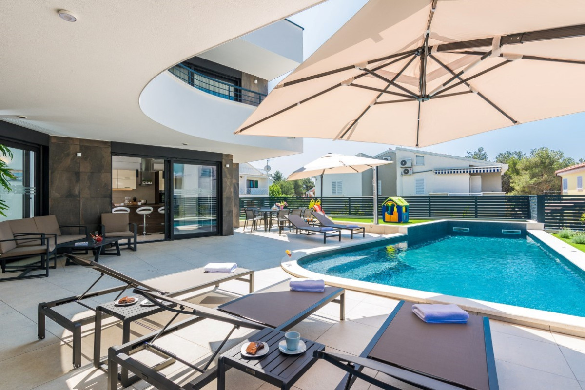 Villa Blue Diamond