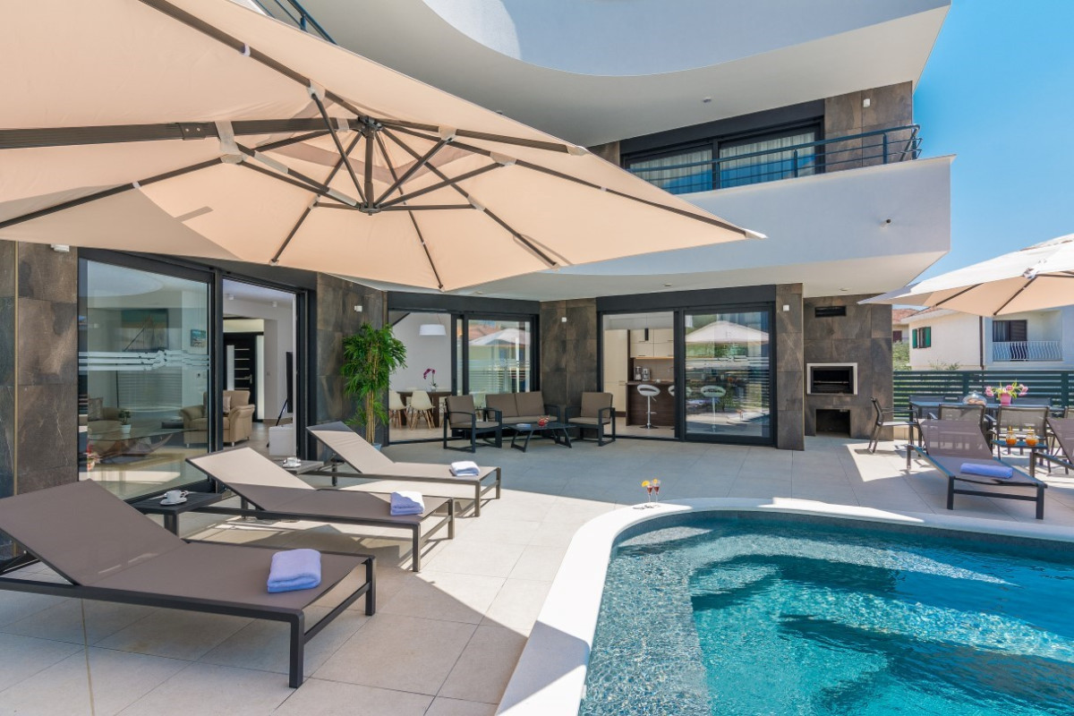 Villa Blue Diamond
