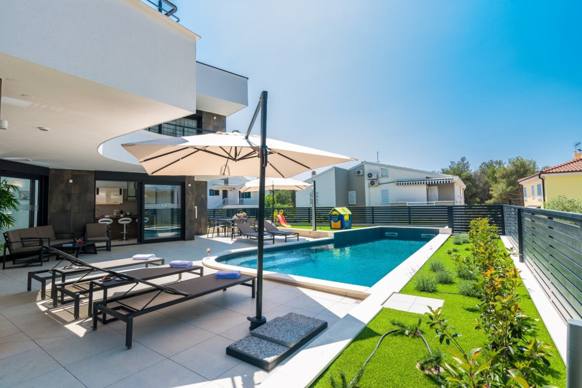 Villa Blue Diamond