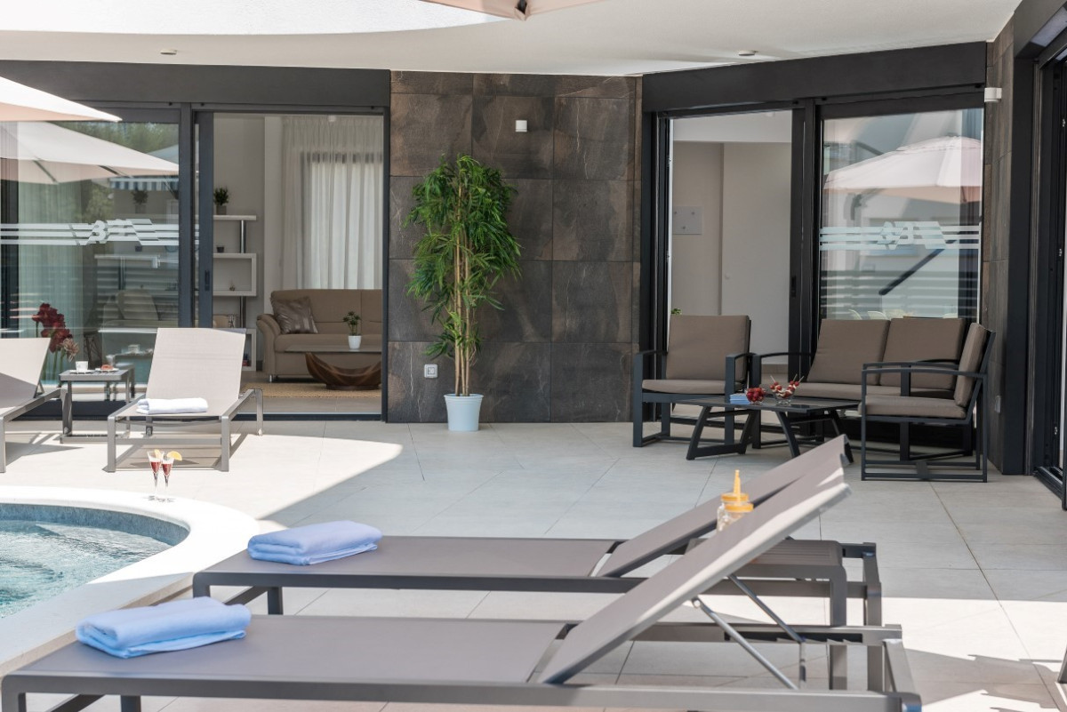 Villa Blue Diamond
