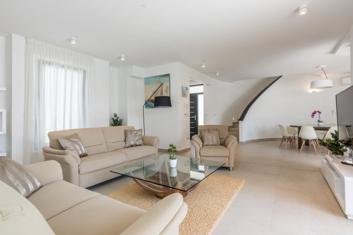 Villa Blue Diamond