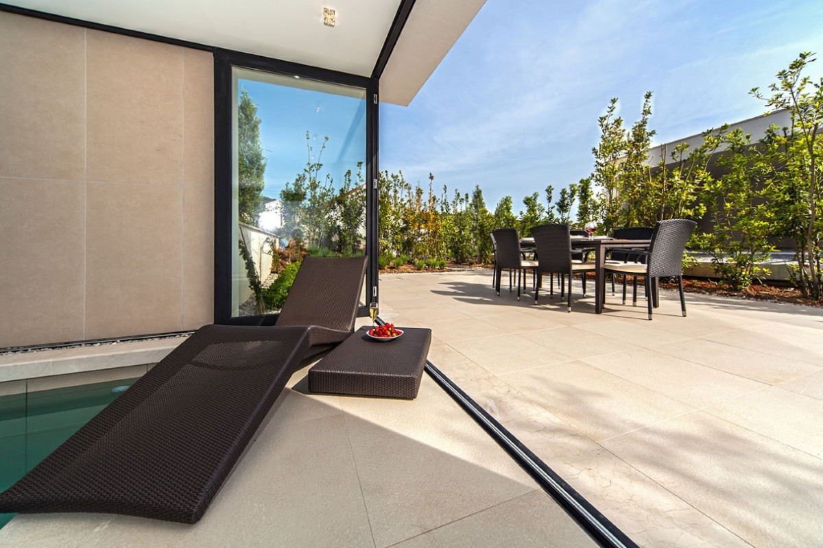 Villa Golden Look