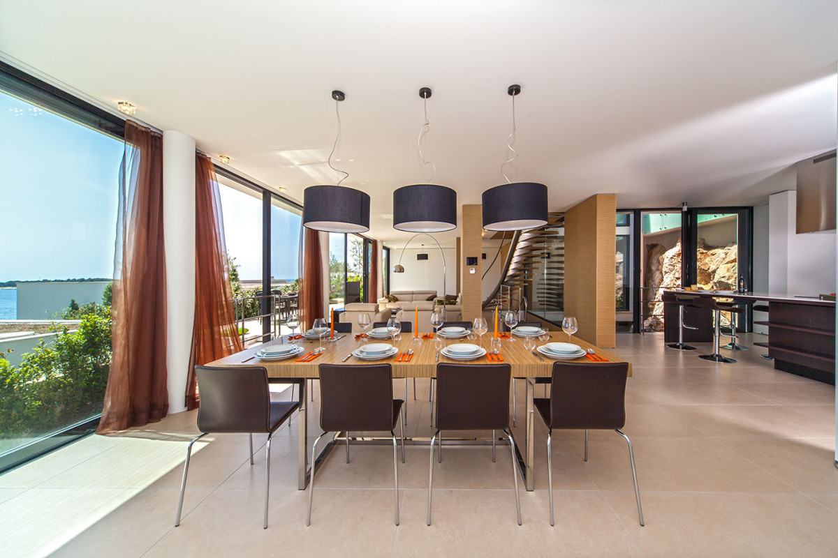 Villa Golden Look