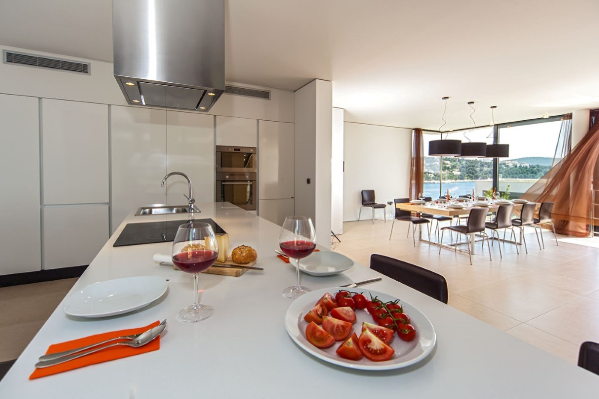 Villa Golden Look