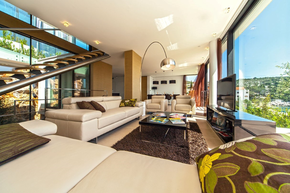 Villa Golden Look