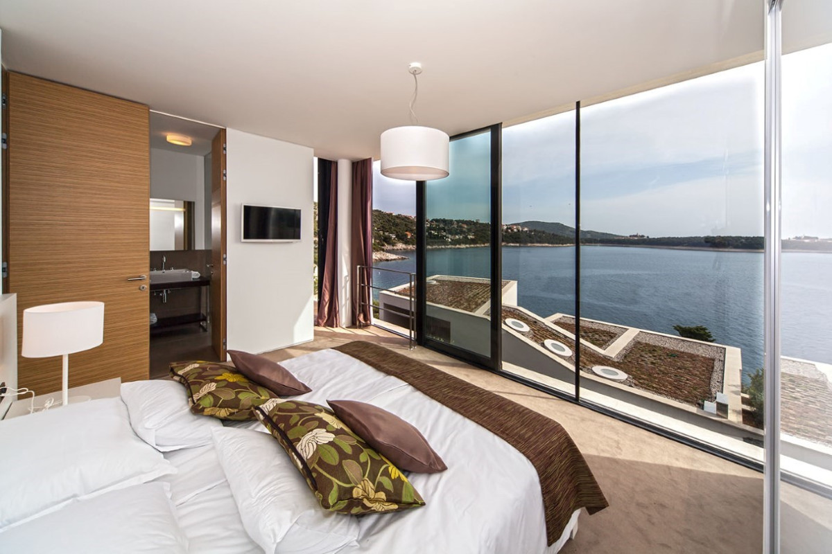 Villa Golden Look