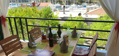 Restauracja Skala w Skradinie: Poczuj dalmatyńską tradycję w każdym kęsie