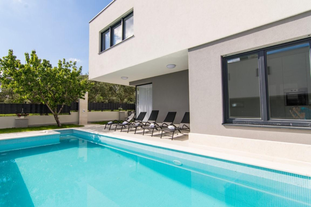 Villa North