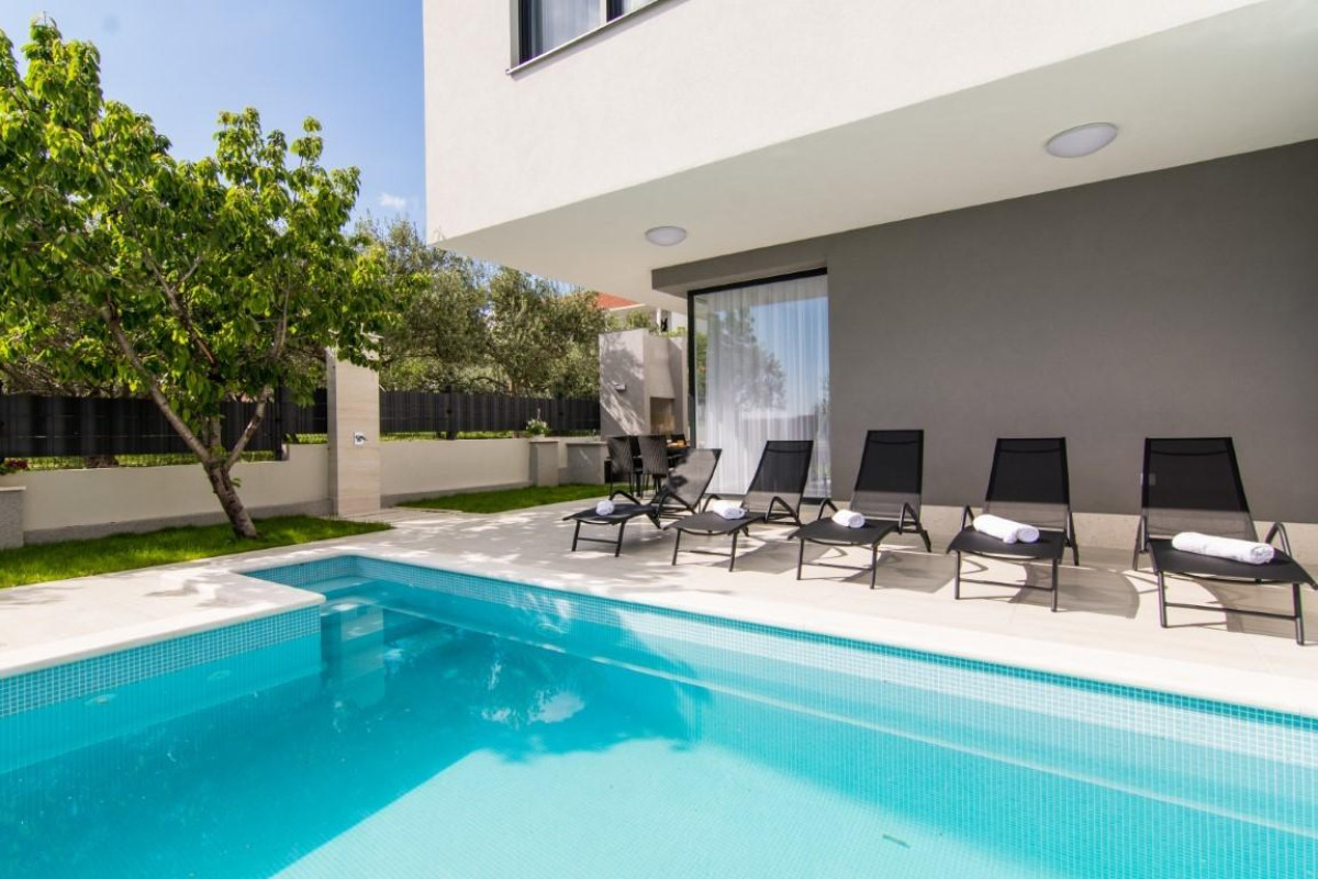 Villa North