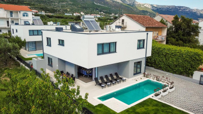 Villa Twin Ladies