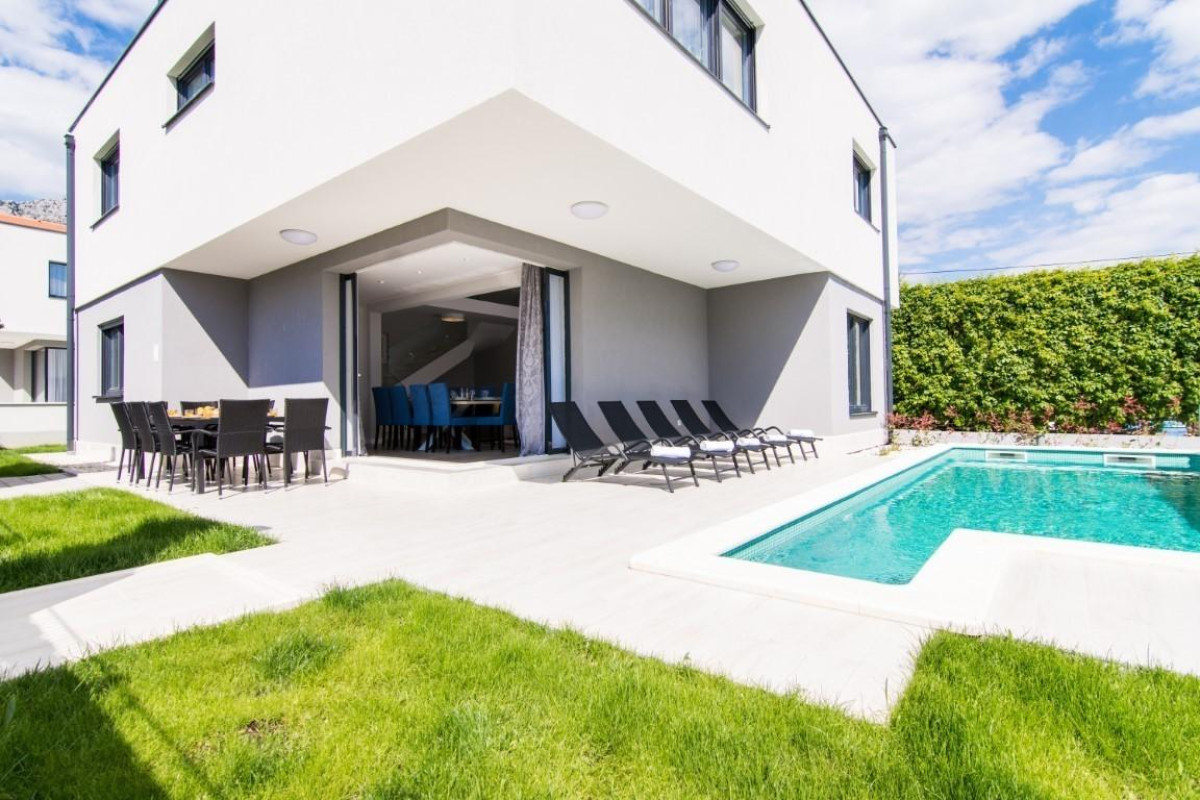 Villa Twin Ladies
