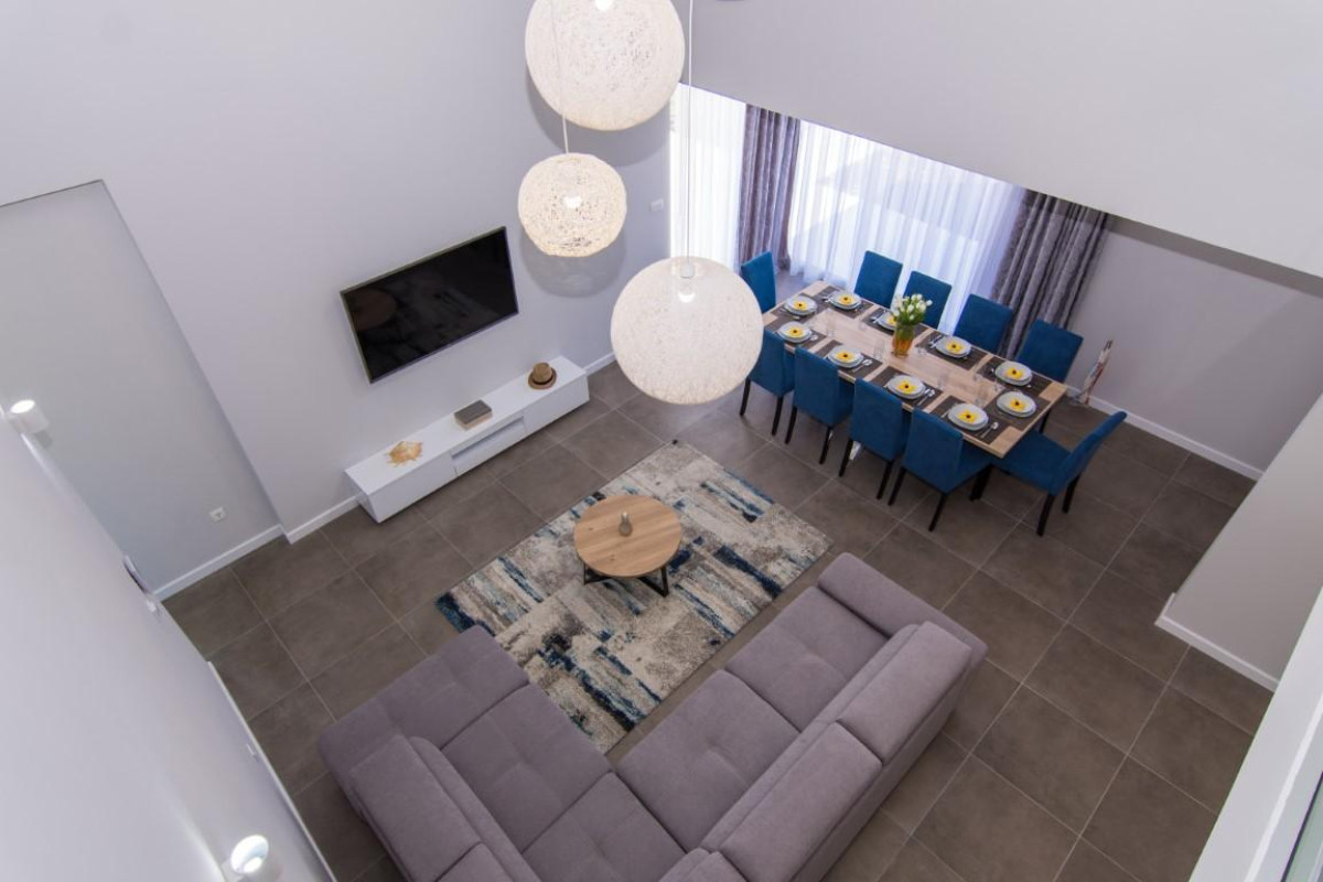 Villa Twin Ladies
