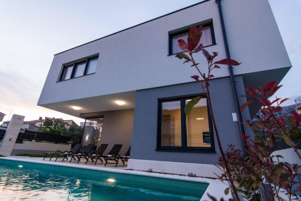 Villa Twin Ladies