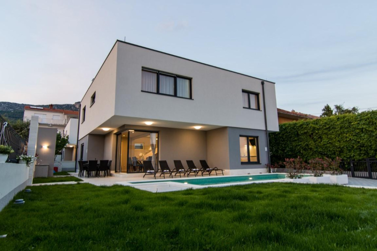 Villa Twin Ladies
