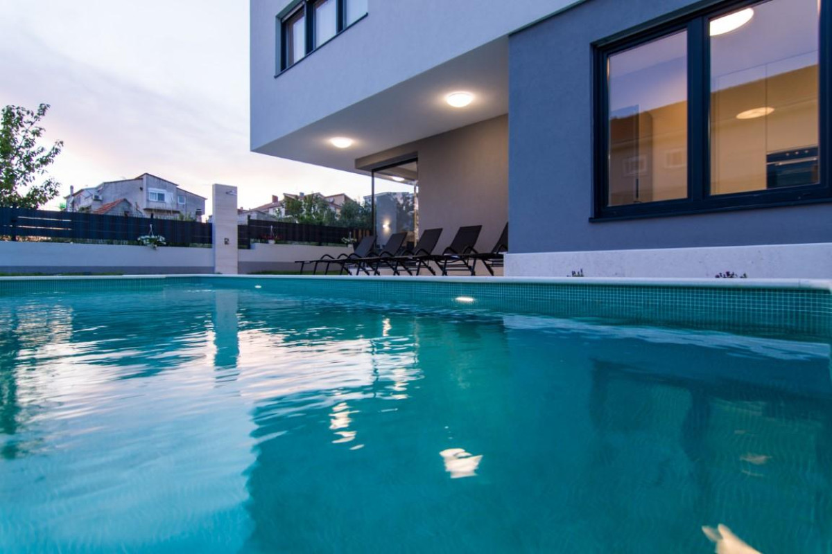 Villa Twin Ladies