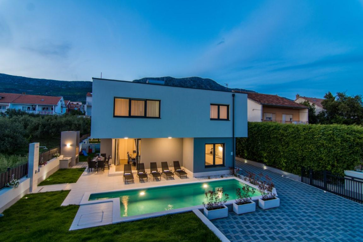 Villa Twin Ladies