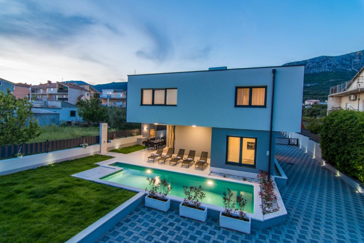 Villa Twin Ladies