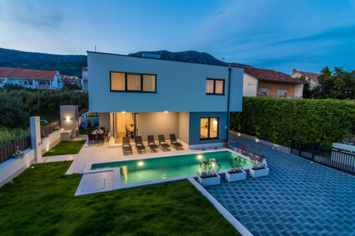 Villa Twin Ladies