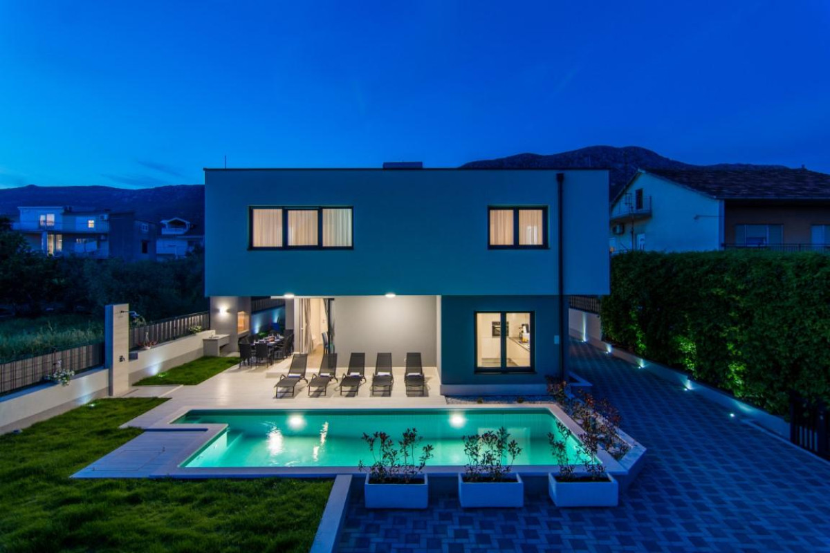 Villa Twin Ladies