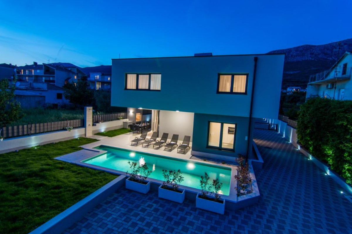 Villa Twin Ladies