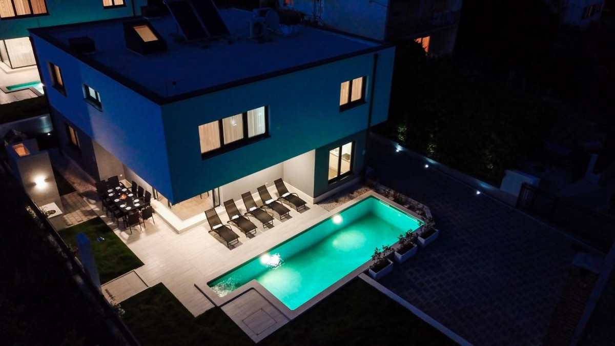 Villa Twin Ladies