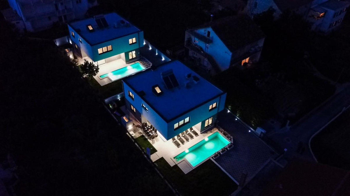 Villa Twin Ladies