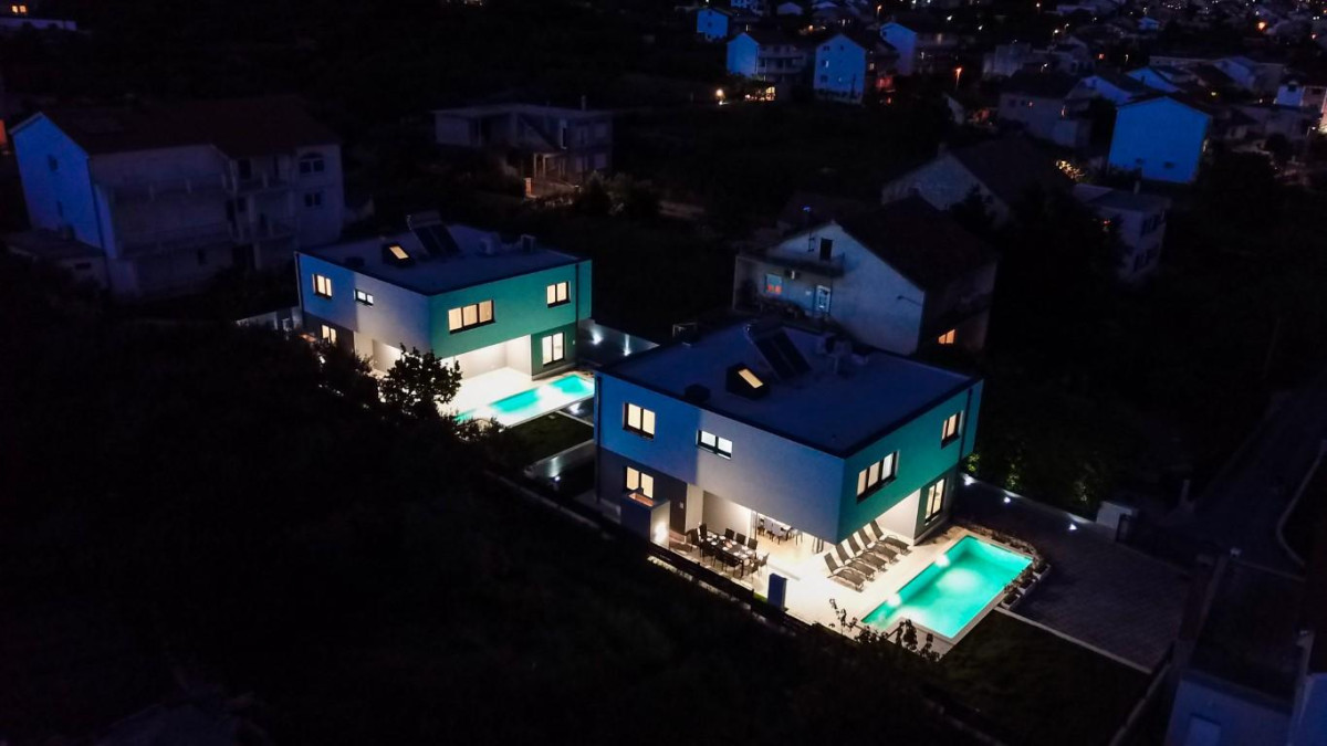 Villa Twin Ladies