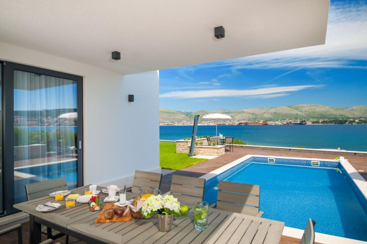 Villa More