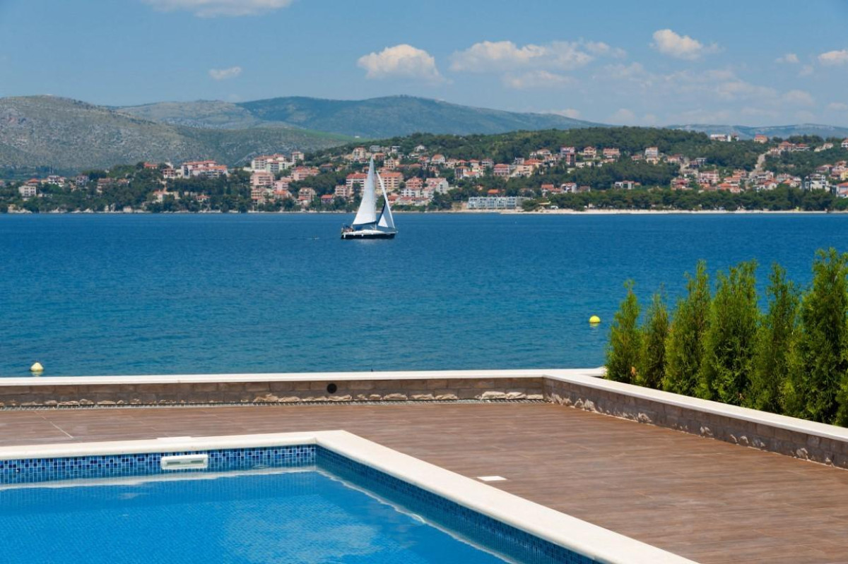 Villa More