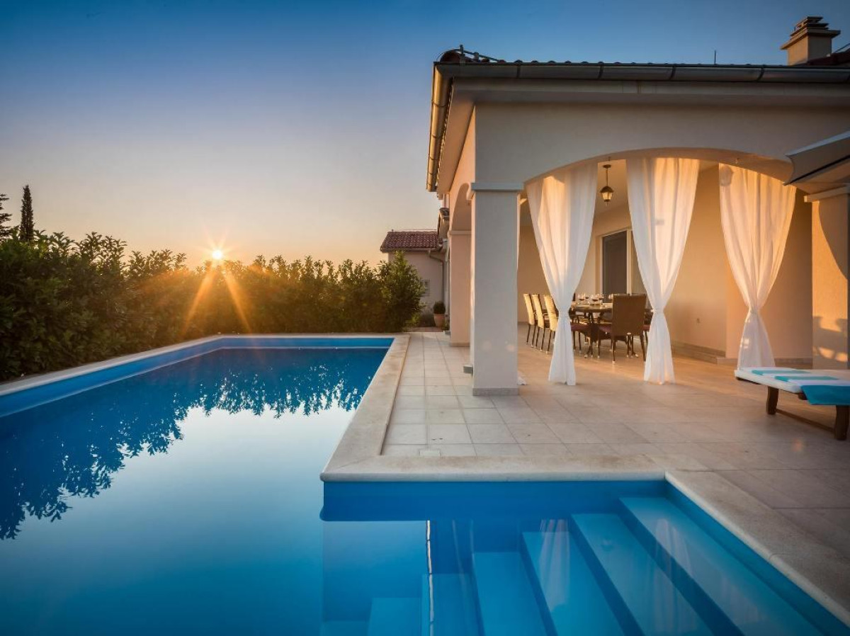 Villa Sunset Lady