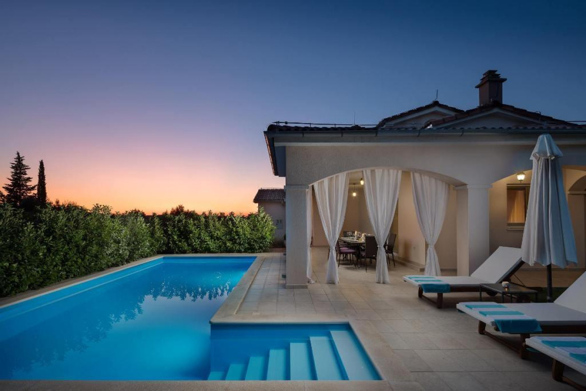 Villa Sunset Lady