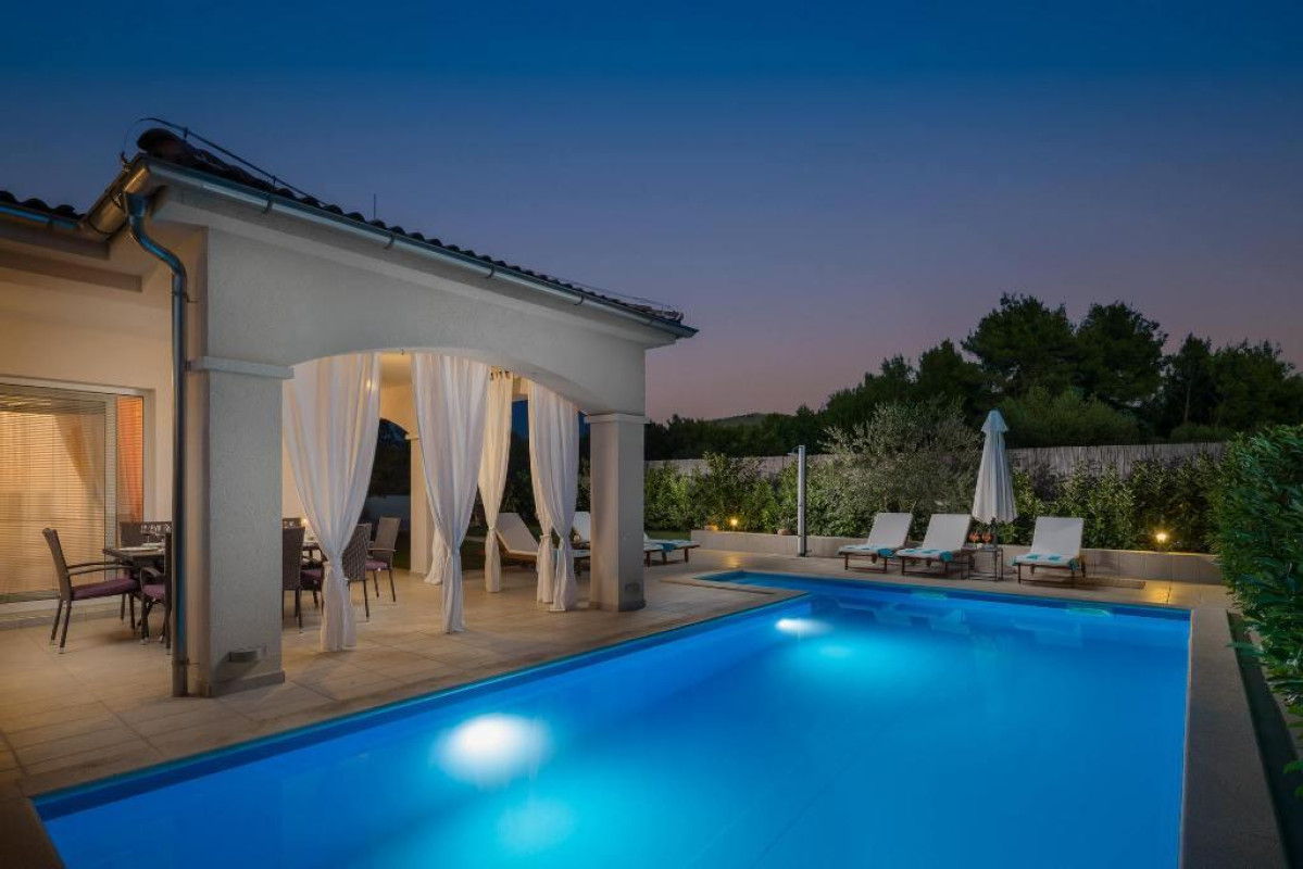 Villa Sunset Lady