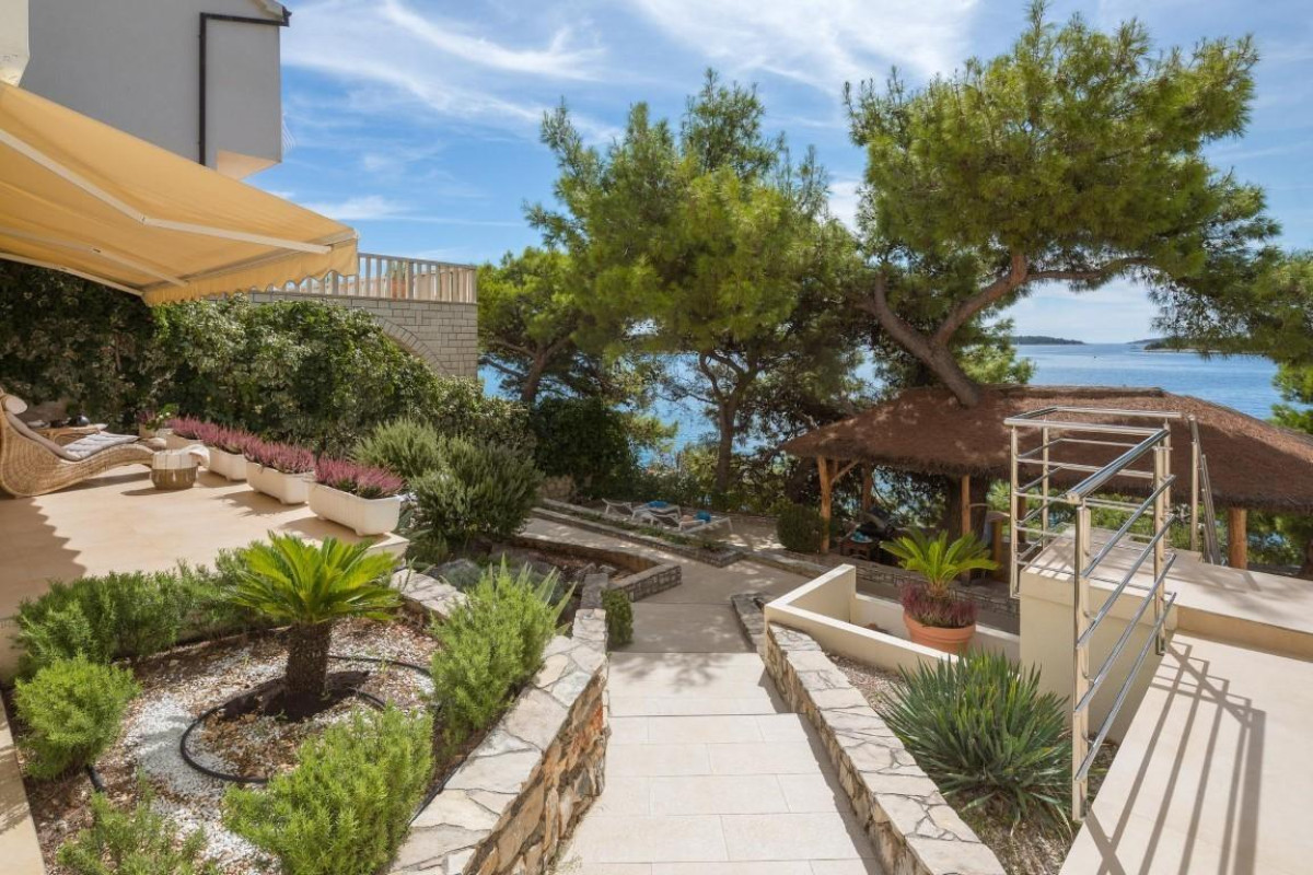 Villa Lara
