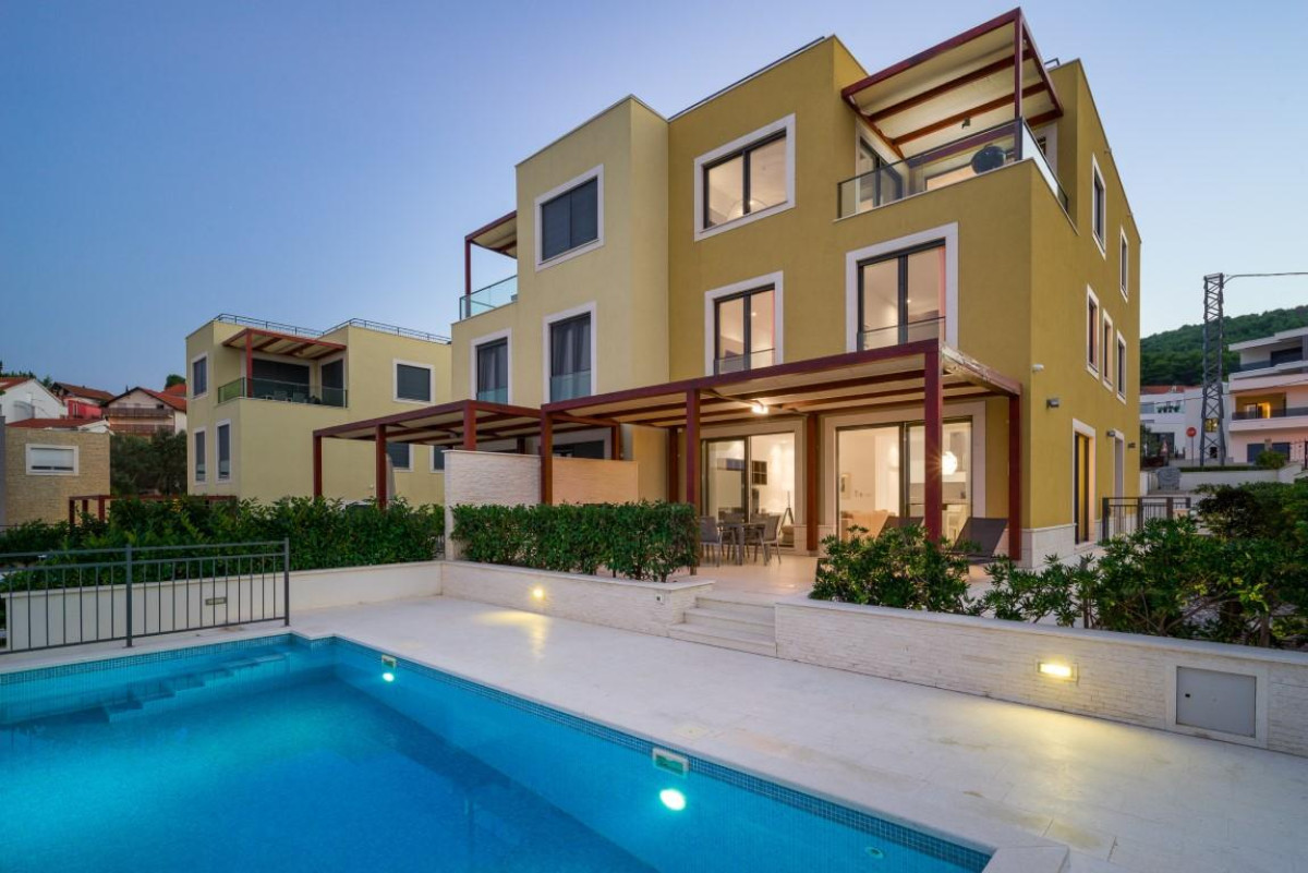 Beachfront villa Kate A