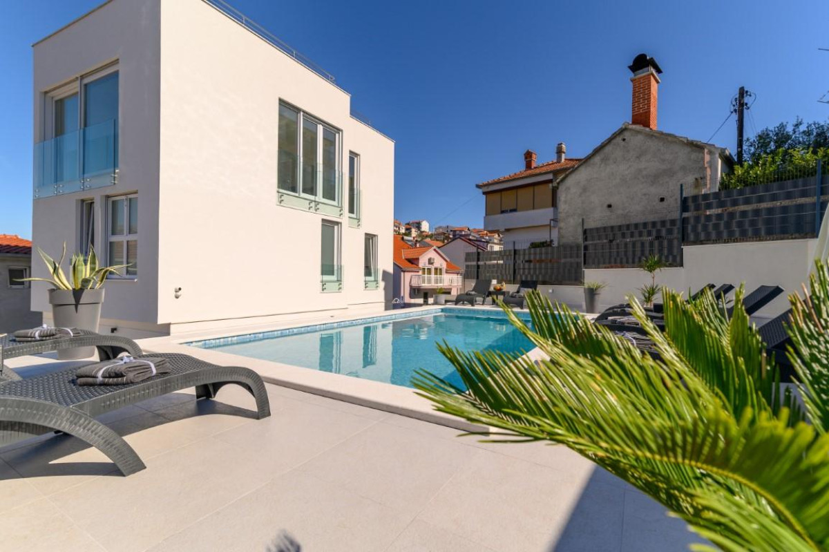 Villa Amazing View