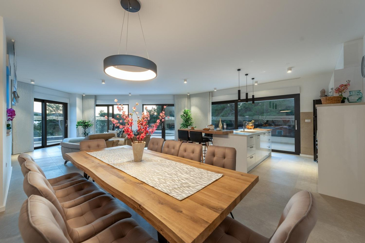 Villa White Diamond
