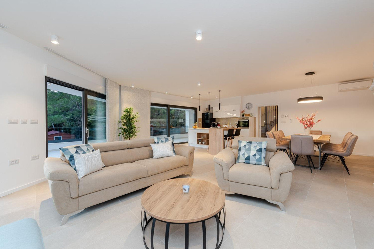 Villa White Diamond