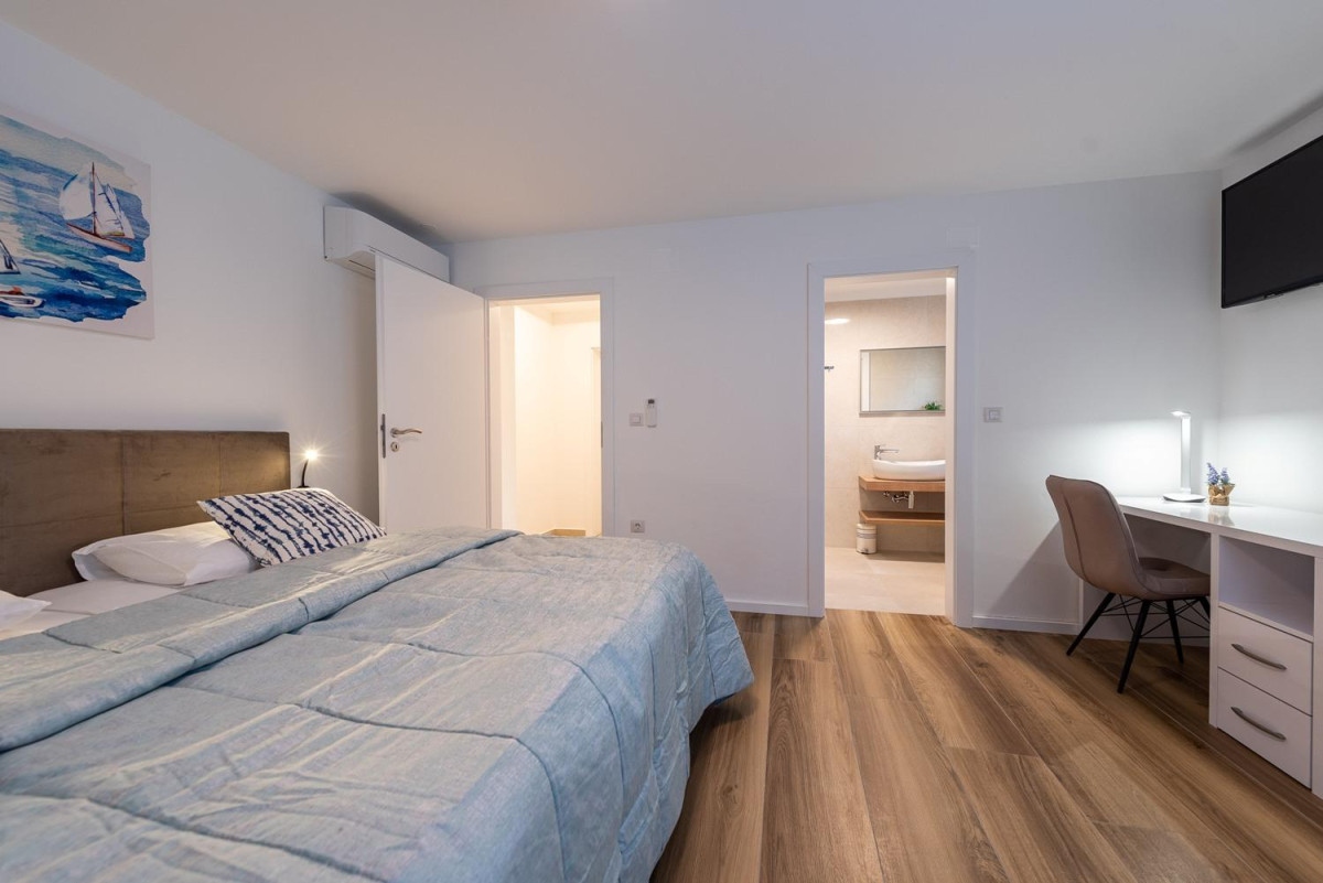 Villa White Diamond