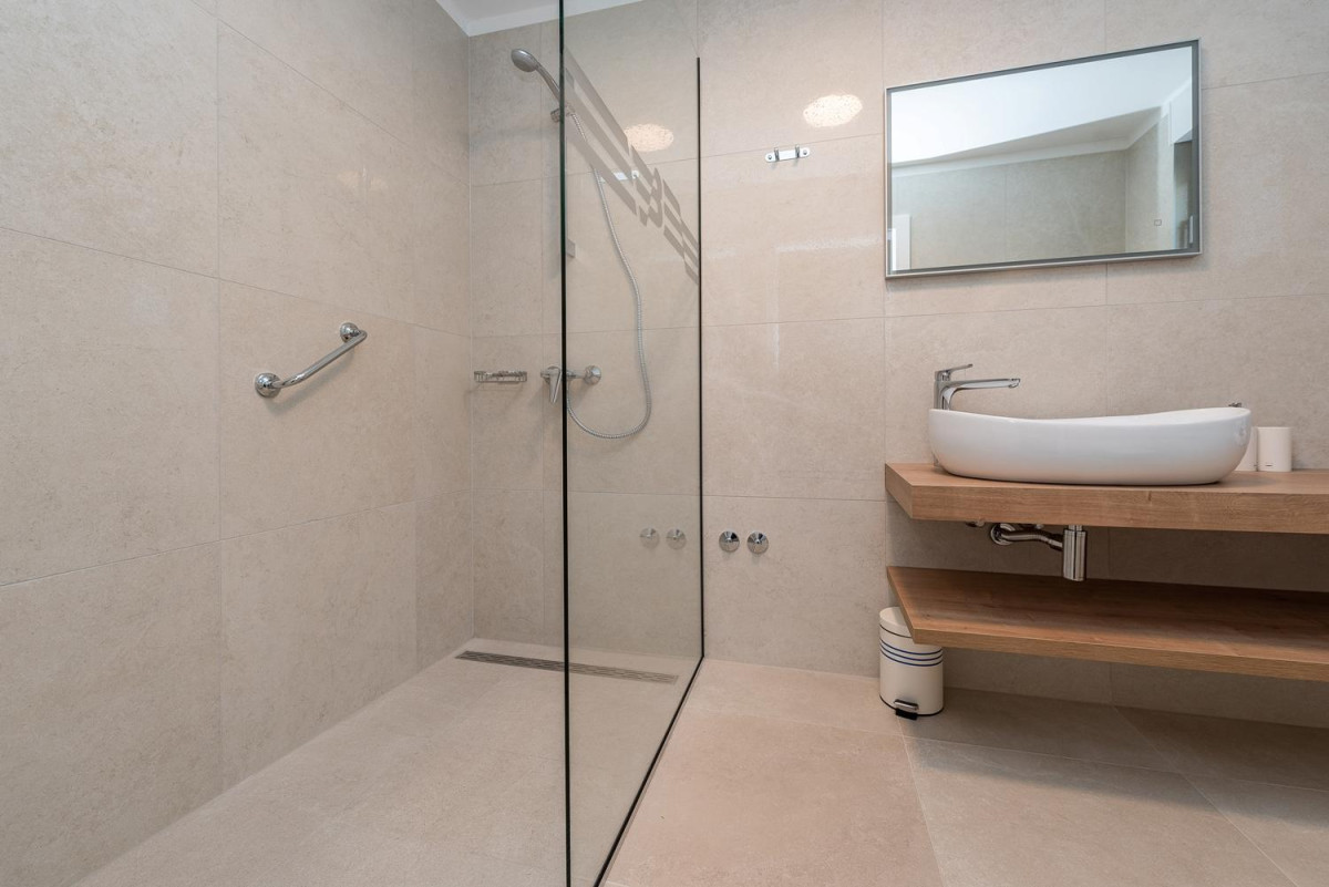 Villa White Diamond